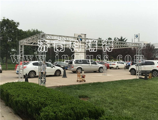 濟南經十東路車展桁架300*300